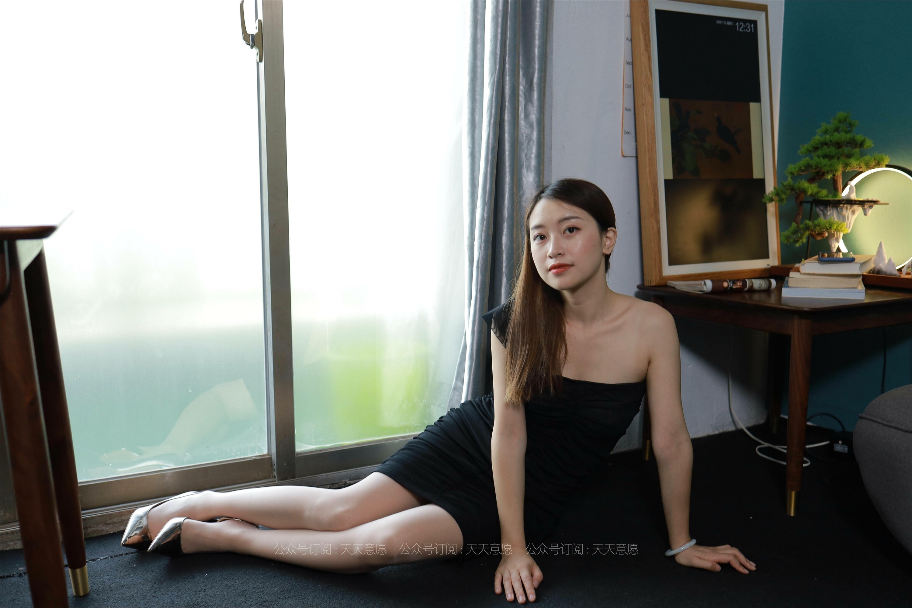 IESS异思趣向  2021.08.16 丝享家891：小婕《黑色包臀裙》